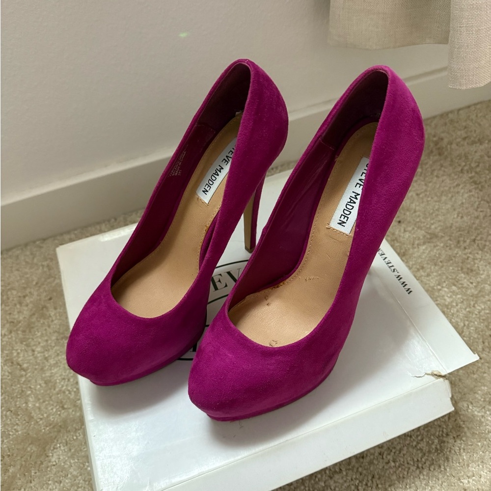 Steve Madden Vibrant Magenta Platform Heels - Picture 2 of 3